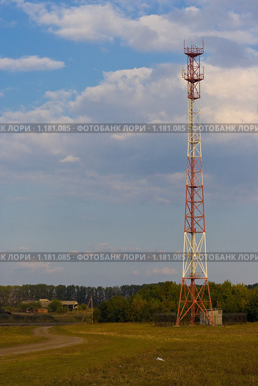 Радиовышка сотовой связи. Стоковое фото, фотограф Алексей Букреев / Фотобанк Лори