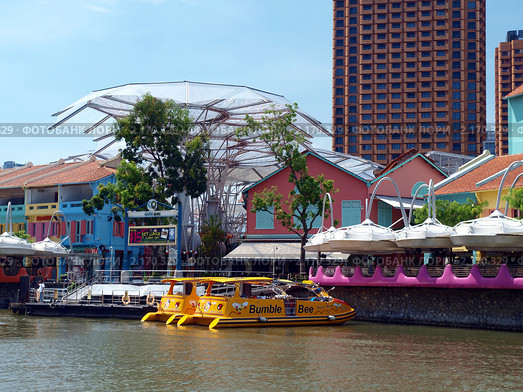 Район Clarke Quay Сингапура, вид со стороны  реки (2010 год). Редакционное фото, фотограф SevenOne / Фотобанк Лори