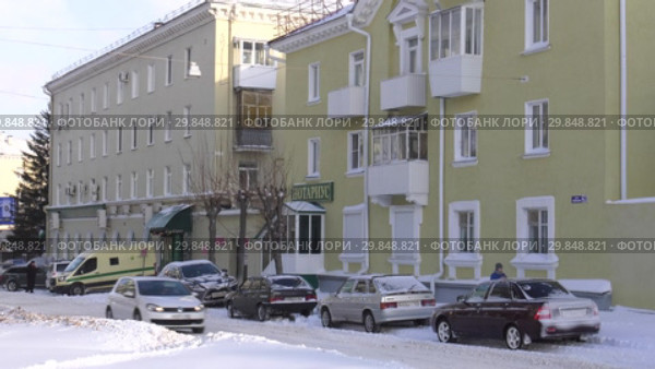 Район застроенный в стиле Сталинский ампир. Block built in the Stalinist Empire style. (2019 год). Стоковое видео, видеограф Евгений Романов / Фотобанк Лори