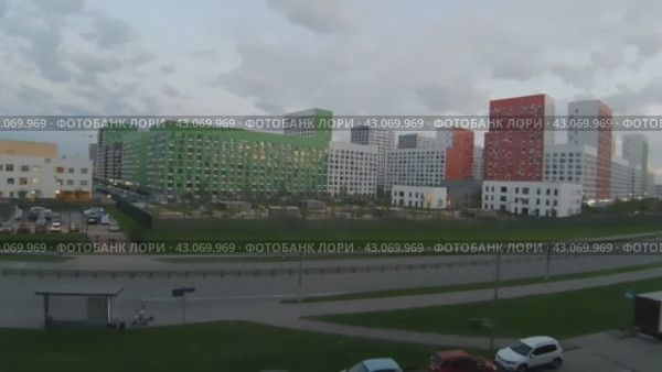 Рано утром мало машин. Стоковое видео, видеограф Валерий Иванович Клейменов / Фотобанк Лори