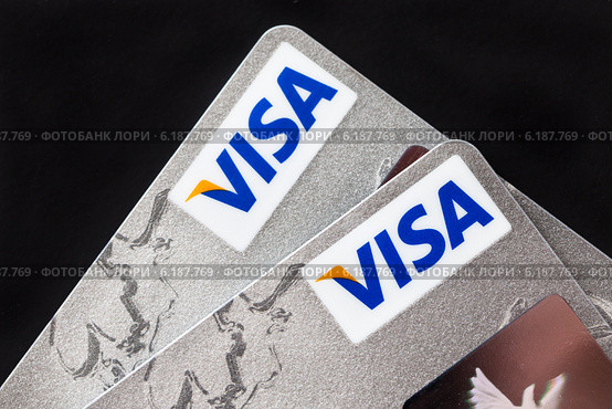 Расчетные банковские карты Visa (2014 год). Редакционное фото, фотограф Victoria Demidova / Фотобанк Лори
