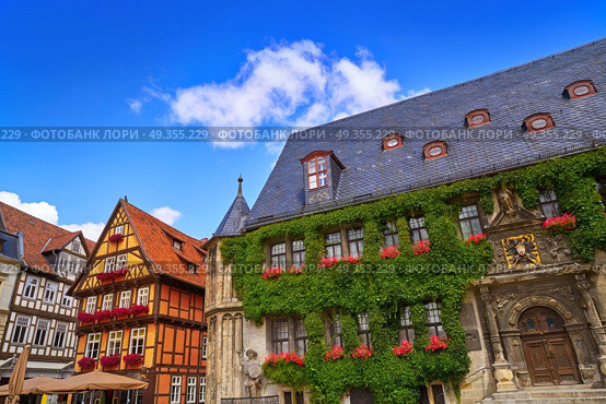 Rathaus Quedlinburg facade in Harz Saxony Anhalt Germany. Rathaus Quedlinburg facade in Harz Germany. Стоковое фото, агентство Ingram Publishing / Фотобанк Лори