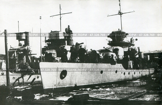 Речная канонерская лодка "Красная звезда", модернизированная в 1941, тип "Вогул" Стоковое фото, фотограф Retro / Фотобанк Лори