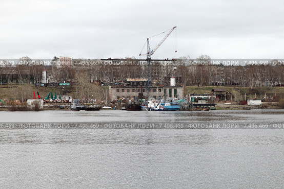 Речной порт в городе Николаевск-на-Амуре. Хабаровский край (2015 год). Редакционное фото, фотограф Валерий Акулич / Фотобанк Лори