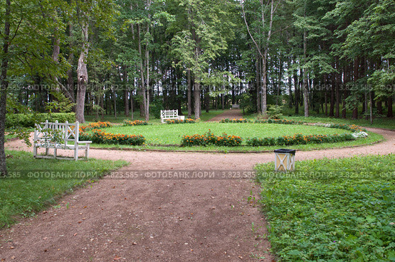Регулярный парк, Музей А.С. Пушкина, село Берново, Тверская область (2012 год). Редакционное фото, фотограф Вячеслав Палес / Фотобанк Лори