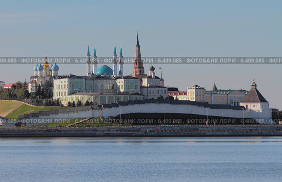 Река Казанка и Казанcкий кремль, Татарстан, Россия (2014 год). Стоковое фото, фотограф Вадим Хомяков / Фотобанк Лори