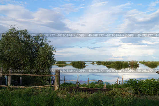 Река разлилась. Стоковое фото, фотограф Людмила Булыгина / Фотобанк Лори