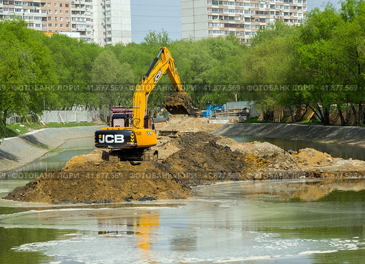 Реконструкция пруда №3 реки Битца, Москва (2023 год). Редакционное фото, фотограф Вячеслав Палес / Фотобанк Лори