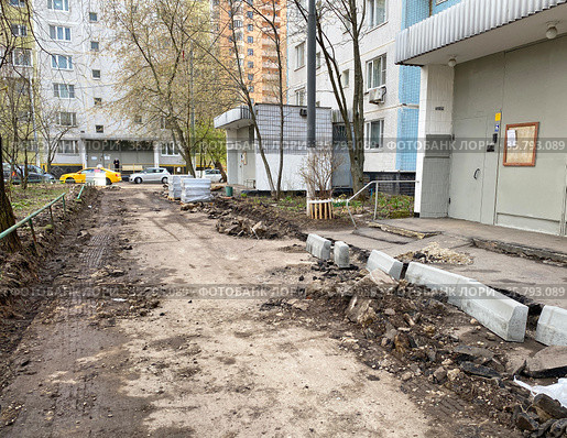 Ремонт асфальтобетонного покрытия и замена бортового камня (2021 год). Редакционное фото, фотограф Мария Кылосова / Фотобанк Лори