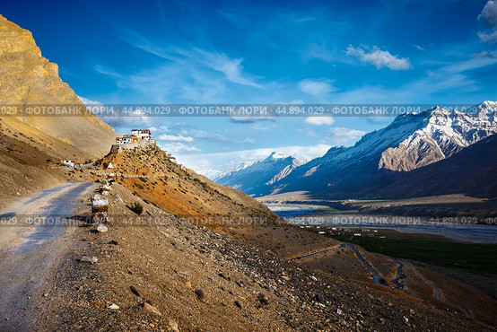 Road to Ki Monastery. Spiti Valley, Himachal Pradesh (2010 год). Стоковое фото, фотограф Дмитрий Рухленко / Фотобанк Лори