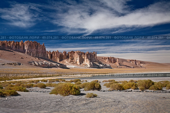 Rock cathedrals in Salar de Tara, Chile. Стоковое фото, агентство Ingram Publishing / Фотобанк Лори