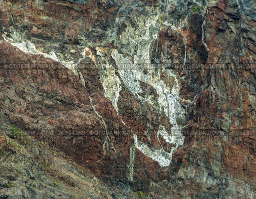 Rock paintings on the coast in Russkaya Bay at southwestern part of Avacha Gulf of Pacific ocean. Стоковое фото, фотограф Юлия Машкова / Фотобанк Лори