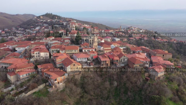 Roofs of houses top view in Sighnaghi. Georgia. Стоковое видео, видеограф Яков Филимонов / Фотобанк Лори