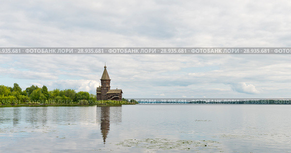Россия, Карелия, Кондопога. Успенская церковь на бюерегу Онежского озера (2015 год). Стоковое фото, фотограф Александр Циликин / Фотобанк Лори