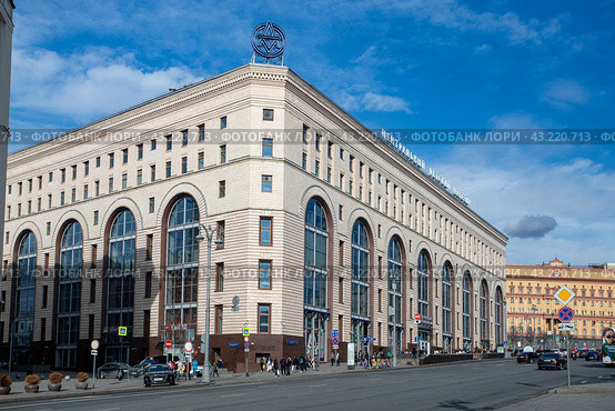 Россия. Москва. Здание Центральный детский магазин (2022 год). Редакционное фото, фотограф Литвяк Игорь / Фотобанк Лори