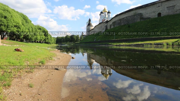 Россия. Псков. Кремль (2016 год). Стоковое видео, видеограф Яна Королёва / Фотобанк Лори