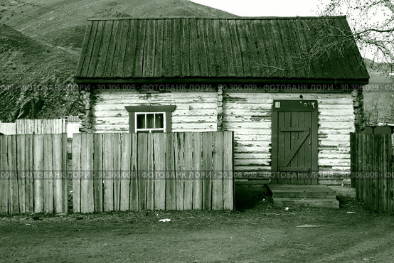 Россия Тува с.Шуй, типичный сельский дом (2012 год). Стоковое фото, фотограф Ирина Рябинина / Фотобанк Лори