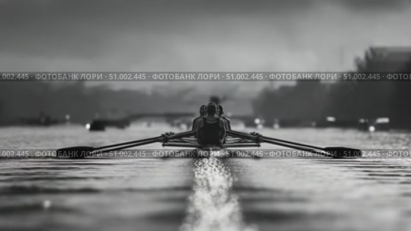 Rowing team training on river in black and white. Стоковое AI-видео, аниматор Юрий Поздников / Фотобанк Лори