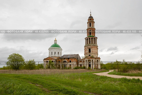 Рождественская церковь, с. Перевлес, Рязанская область. Редакционное фото, фотограф Ирина Яровая / Фотобанк Лори