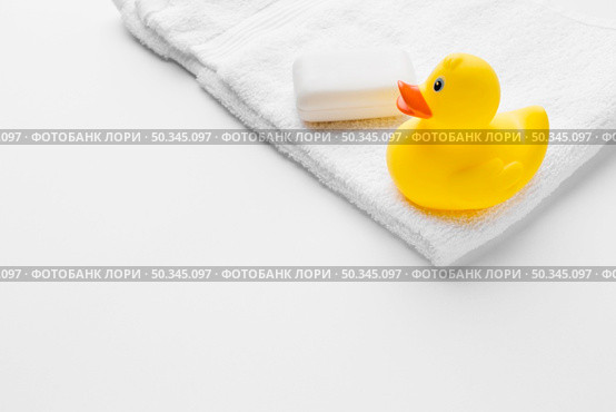 rubber duck soap copy space. Стоковое фото, агентство Ingram Publishing / Фотобанк Лори
