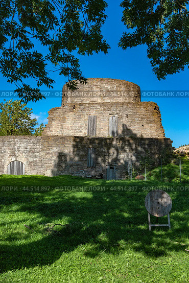 Ruins of Koporye fortress (2024) Стоковое фото, фотограф Анна Кривицкая / Фотобанк Лори