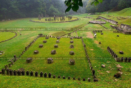 Ruins of Sarmizegetusa Regia (2017 год). Редакционное фото, фотограф Яков Филимонов / Фотобанк Лори