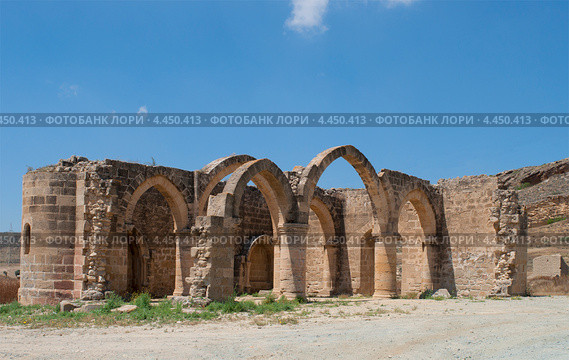 Руины дворца франкских королей. Потамия, Кипр (2012 год). Стоковое фото, фотограф Виктор Карасев / Фотобанк Лори