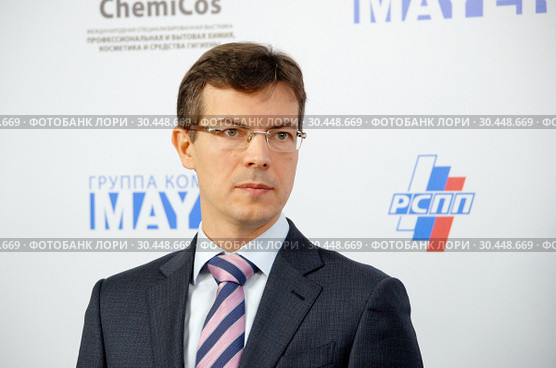 Руководитель Российской системы качества (Роскачество) Максим Протасов на открытии 2-й Международной специализированной выставки профессиональной и бытовой химии, косметики и средств гигиены ChemiCos (2019 год). Редакционное фото, фотограф Александр Замараев / Фотобанк Лори