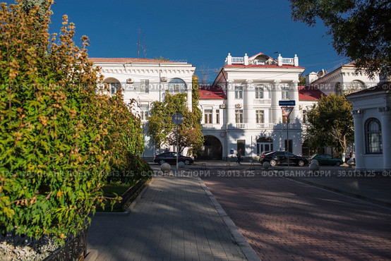Russia, Crimea, Nakhimov Avenue in Sevastopol (2018 год). Редакционное фото, фотограф Photojuli / Фотобанк Лори