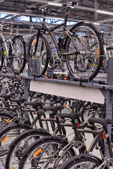 Russia, St. Petersburg 09,03,2015Bicycles for sale in a sporting goods store. Редакционное фото, фотограф Анна Кривицкая / Фотобанк Лори
