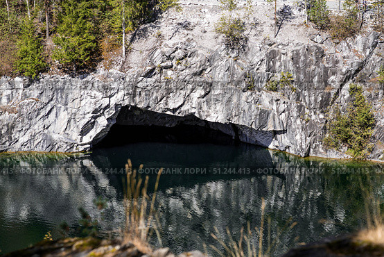 Russia. Summer landscape of the Ruskeala mountain park. The turquoise and marble canyon in summer. Russia, Republic of Karelia, village of Ruskeala. Стоковое фото, фотограф Photojuli / Фотобанк Лори