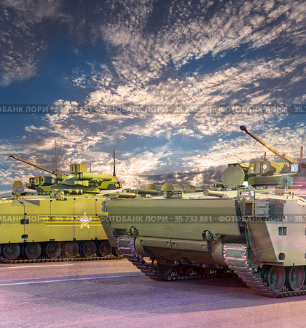 Russian modern weapons at night against the sky, Russia (2015 год). Стоковое фото, фотограф Владимир Журавлев / Фотобанк Лори