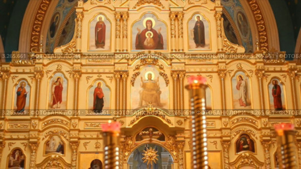 Русская православная церковь. Всенощное бдение ( Вечерня ). Праздничное облачение голубого цвета. Стоковое видео, видеограф Mikhail Erguine / Фотобанк Лори