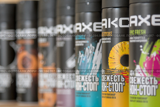 Ряд мужских дезодорантов АКС (AXE) Редакционное фото, фотограф Александр Степанов / Фотобанк Лори