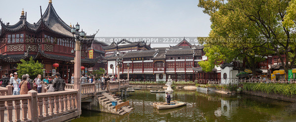 Сад Yuyuan  в Шанхае, панорамный вид (2014 год). Стоковое фото, фотограф Кирилл Трифонов / Фотобанк Лори