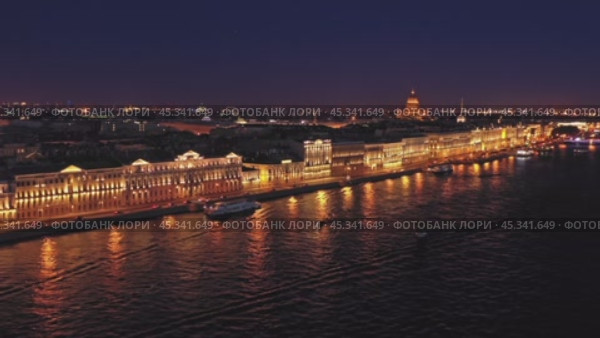 Saint-Petersburg cityscape and Neva at night (2019 год). Стоковое видео, видеограф Михаил Коханчиков / Фотобанк Лори