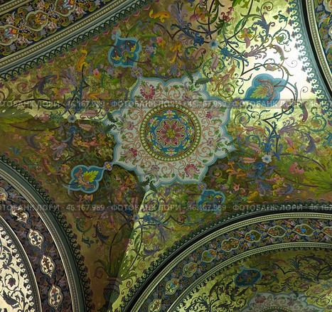Saint Petersburg Stieglitz State Academy of Art and Design (St. Petersburg, Russia). Russian museum hall "Teremok", painted ceiling vaults. Стоковое фото, фотограф Елена  Попкова / Фотобанк Лори