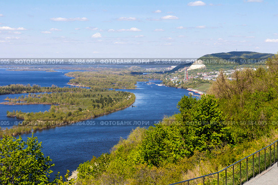 Samara Luka. View of the Volga, Zhigulevsky Gate. Helipad (2024 год). Стоковое фото, фотограф Акиньшин Владимир / Фотобанк Лори