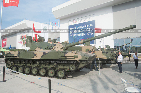 Самоходная противотанковая десантная пушка 2С25М "Спрут-СДМ1" стоит в экспозиции Курганмашзавода на Международном военно-техническом форуме "Армия-2017", Кубинка, Московская область. Редакционное фото, фотограф Малышев Андрей / Фотобанк Лори