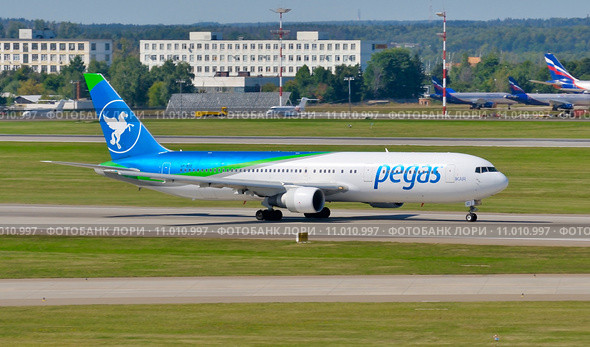 Самолет Boeing 767, Авиакомпании Икар(IKAR) - Шереметьево (2015 год). Редакционное фото, фотограф Alexey Zab / Фотобанк Лори