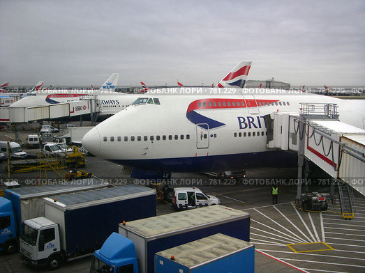 Самолеты авиакомпании British Airways в аэропорту Хитроу (2008 год). Редакционное фото, фотограф Shawn A. Nelson / Фотобанк Лори