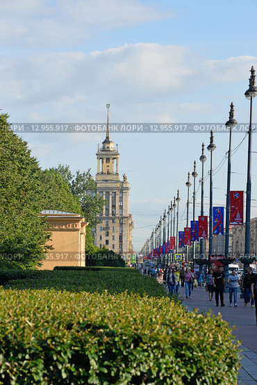 Санкт-Петербург. Московский проспект около парка Победы (2015 год). Редакционное фото, фотограф Максим Мицун / Фотобанк Лори