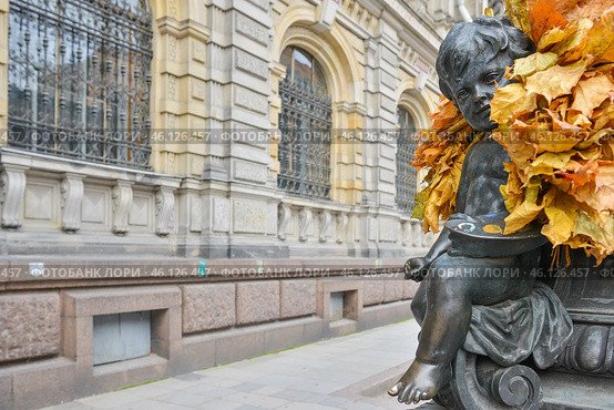 Санкт-Петербург. около Академии Штиглица. осень (2014 год). Стоковое фото, фотограф Александр Алексеев / Фотобанк Лори