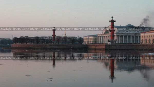 Санкт-Петербург. Вид на стрелку Васильевского острова (2016 год). Стоковое видео, видеограф Литвяк Игорь / Фотобанк Лори