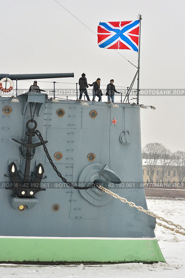 Санкт-Петербург зимой. Нева. Форштевень крейсера "Аврора" (2014 год). Редакционное фото, фотограф Александр Алексеев / Фотобанк Лори