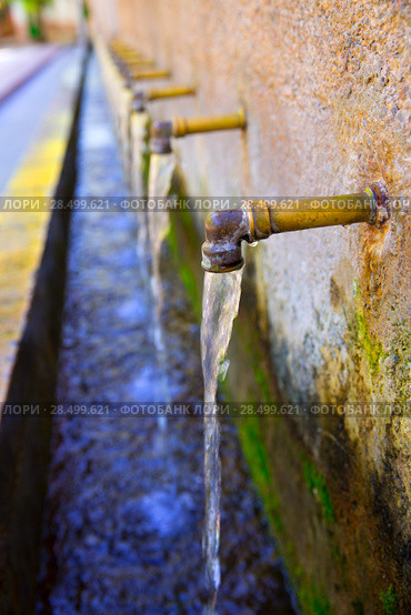 Segorbe fuente de los 50 canos fountain Castellon in Spain Valencian Community (2013 год). Стоковое фото, фотограф Tono Balaguer / Ingram Publishing / Фотобанк Лори