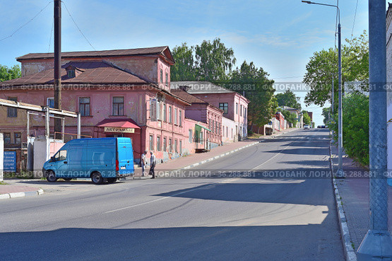 Серпухов. Улица Советская в своем начале (2021 год). Редакционное фото, фотограф Владимир Литвинов / Фотобанк Лори
