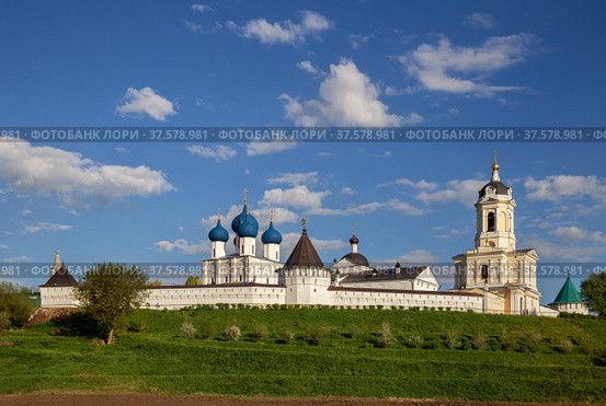 Серпухов. Высоцкий монастырь (2021 год). Стоковое фото, фотограф Юлия Бабкина / Фотобанк Лори