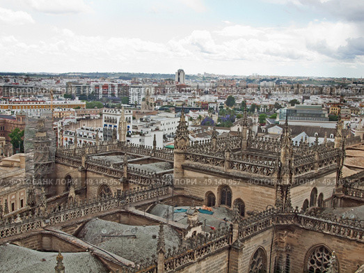 Seville Cathedral l view from above, Andalusia,  Spain. Стоковое фото, агентство Ingram Publishing / Фотобанк Лори