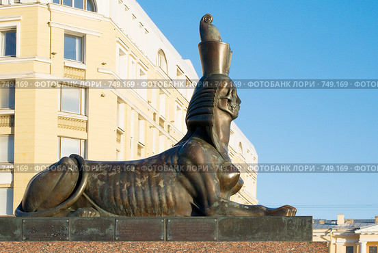 Сфинкс на набережной Робеспьера. Санкт-петербург (2008 год). Редакционное фото, фотограф Александр Щепин / Фотобанк Лори